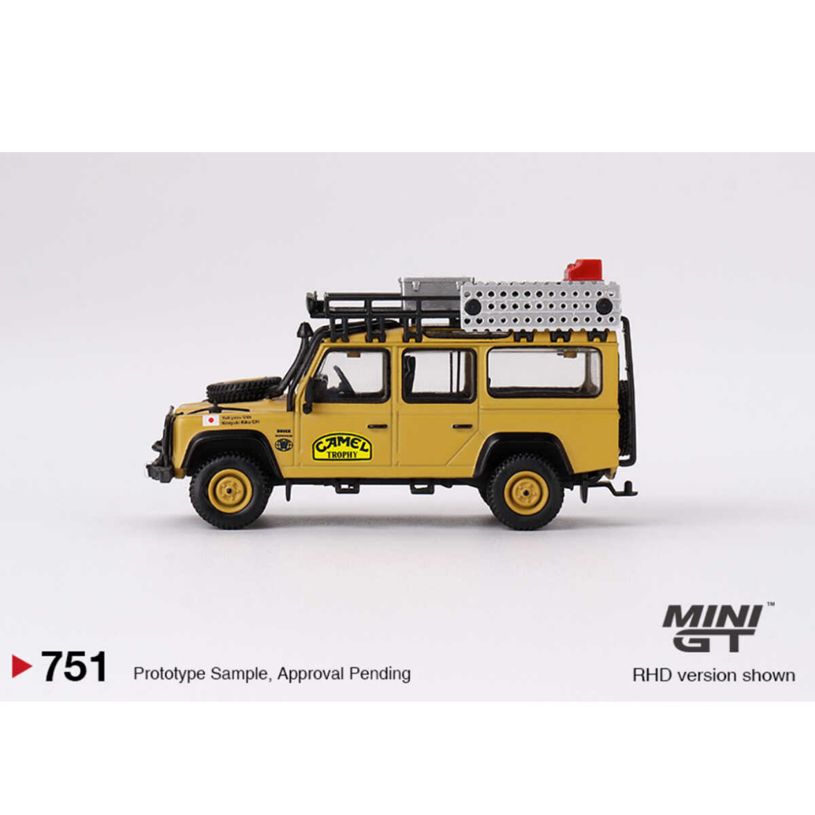 Mini GT 1/64 Land Rover Defender 110 1989 Camel Trophy Amazon Team Japan MGT00751